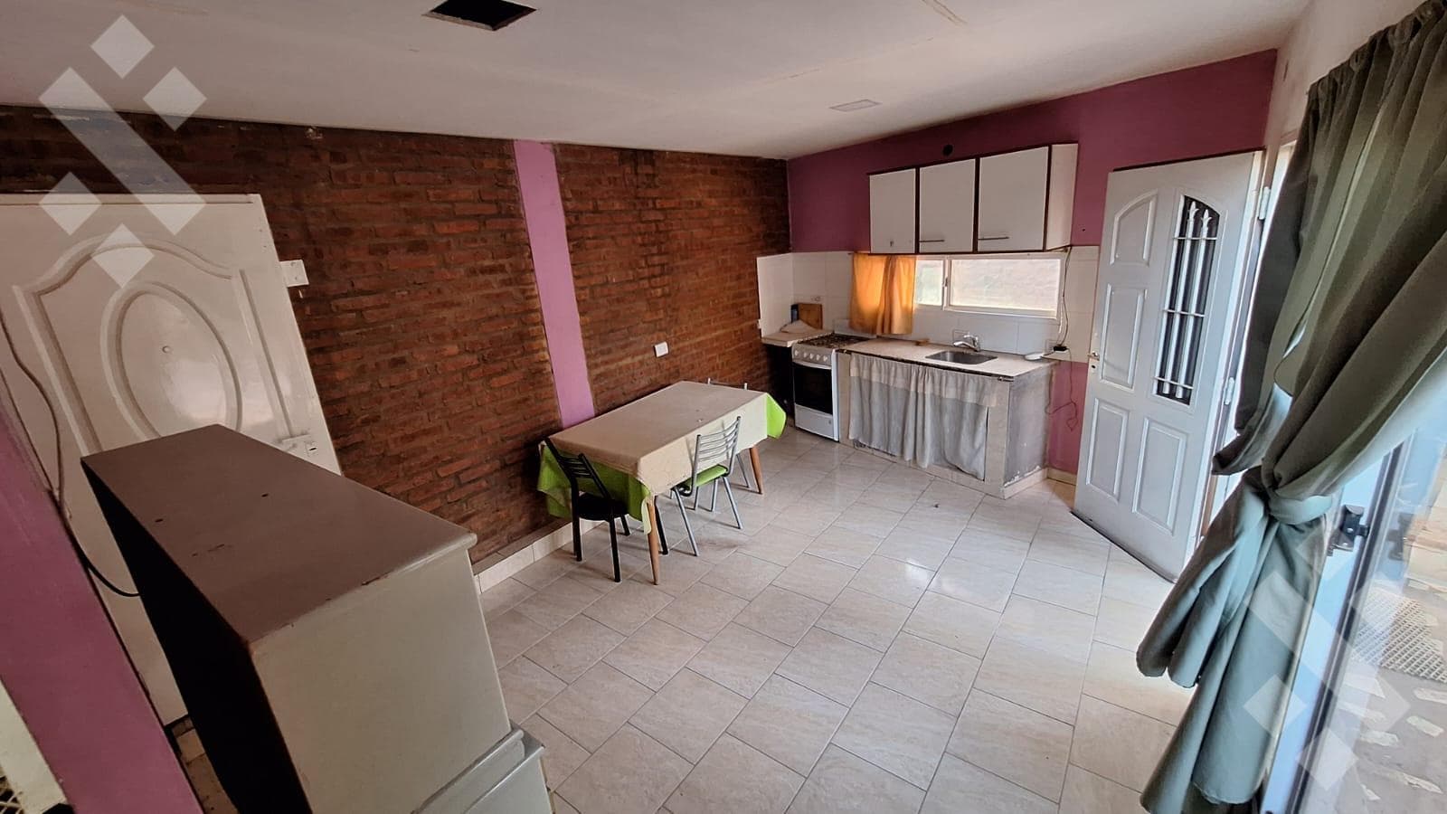For Sale, | 6-Bedroom House with Patio | Añelo