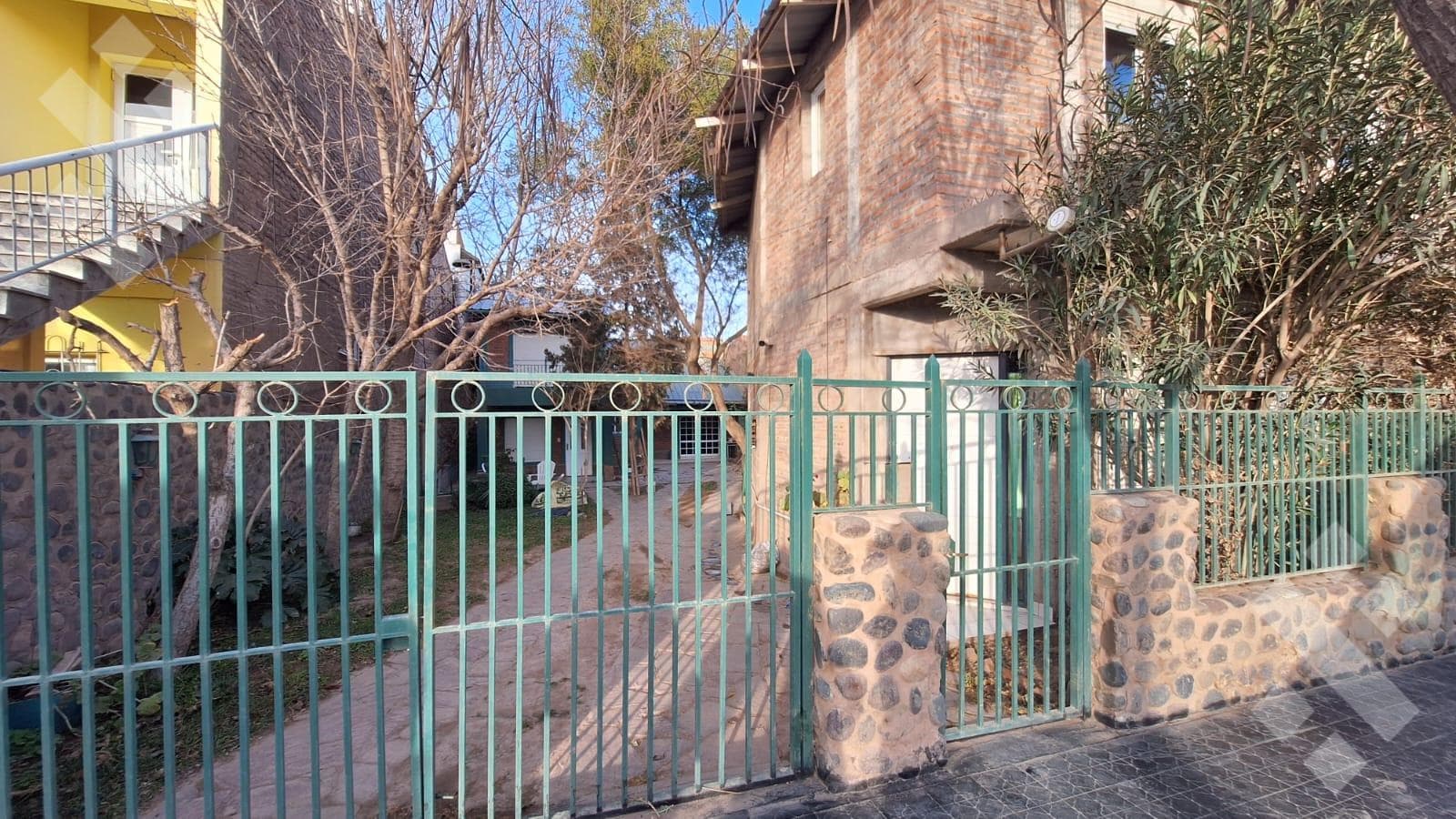 For Sale, | 6-Bedroom House with Patio | Añelo