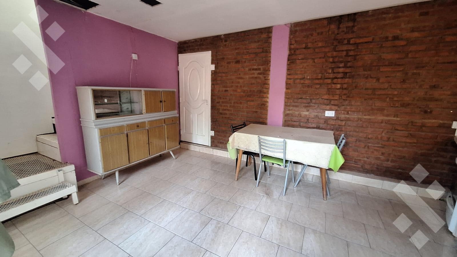 For Sale, | 6-Bedroom House with Patio | Añelo
