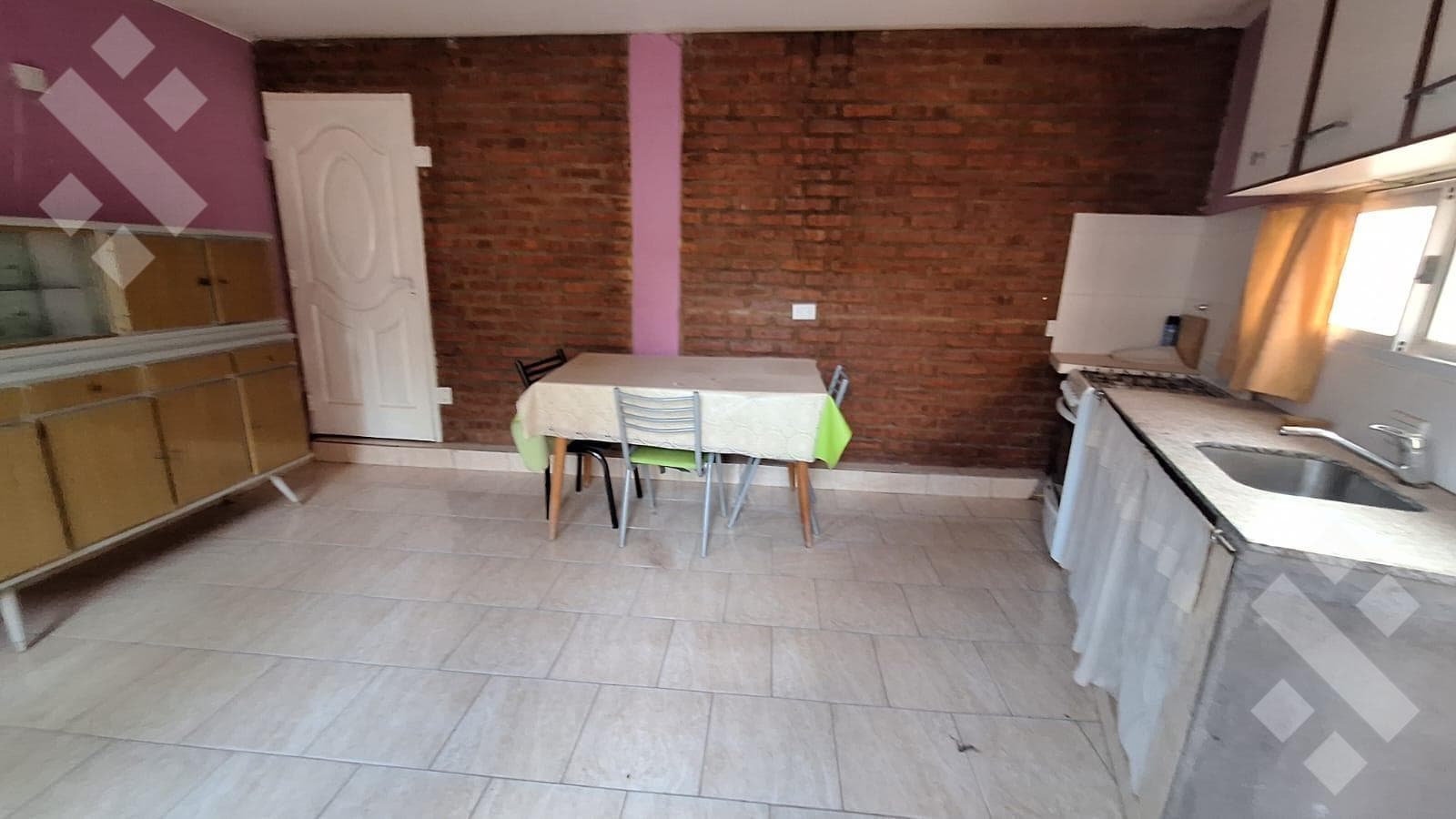For Sale, | 6-Bedroom House with Patio | Añelo
