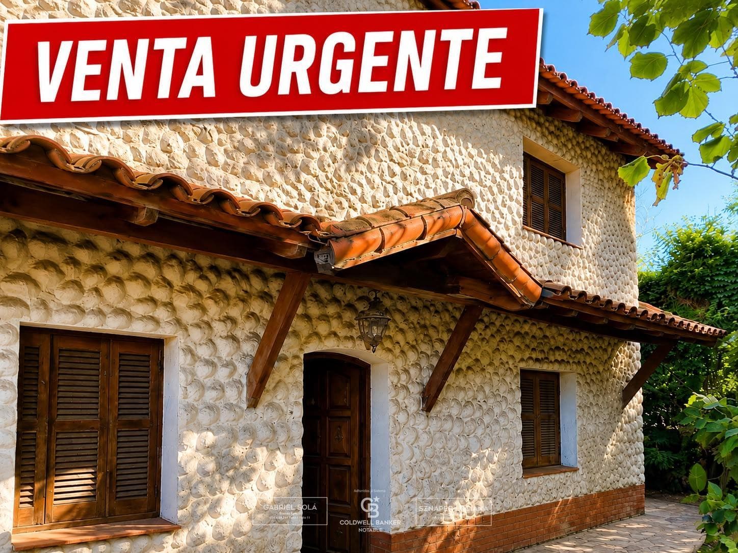 OPPORTUNITY!!!!!!!!!INVESTMENT!!!!!LAND WITH A HOUSE TO RENOVATE!!! EXCHANGES ACCEPTED!!!