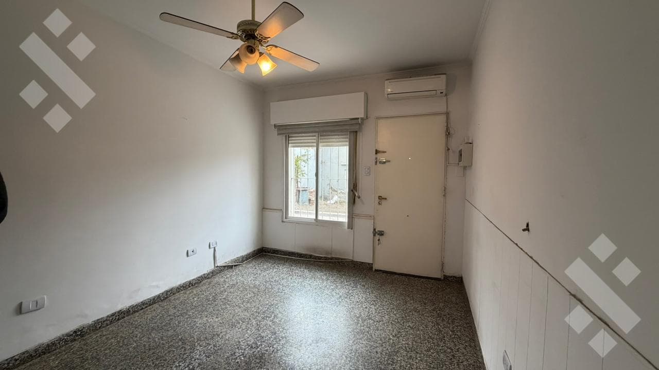 3-BEDROOM HOUSE COMMERCIAL SPACE - MARIANO MORENO NEIGHBORHOOD, NEUQUÉN