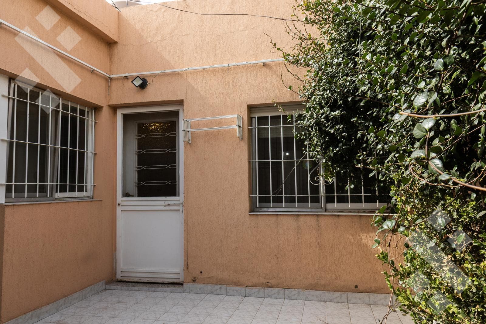 3-BEDROOM HOUSE COMMERCIAL SPACE - MARIANO MORENO NEIGHBORHOOD, NEUQUÉN