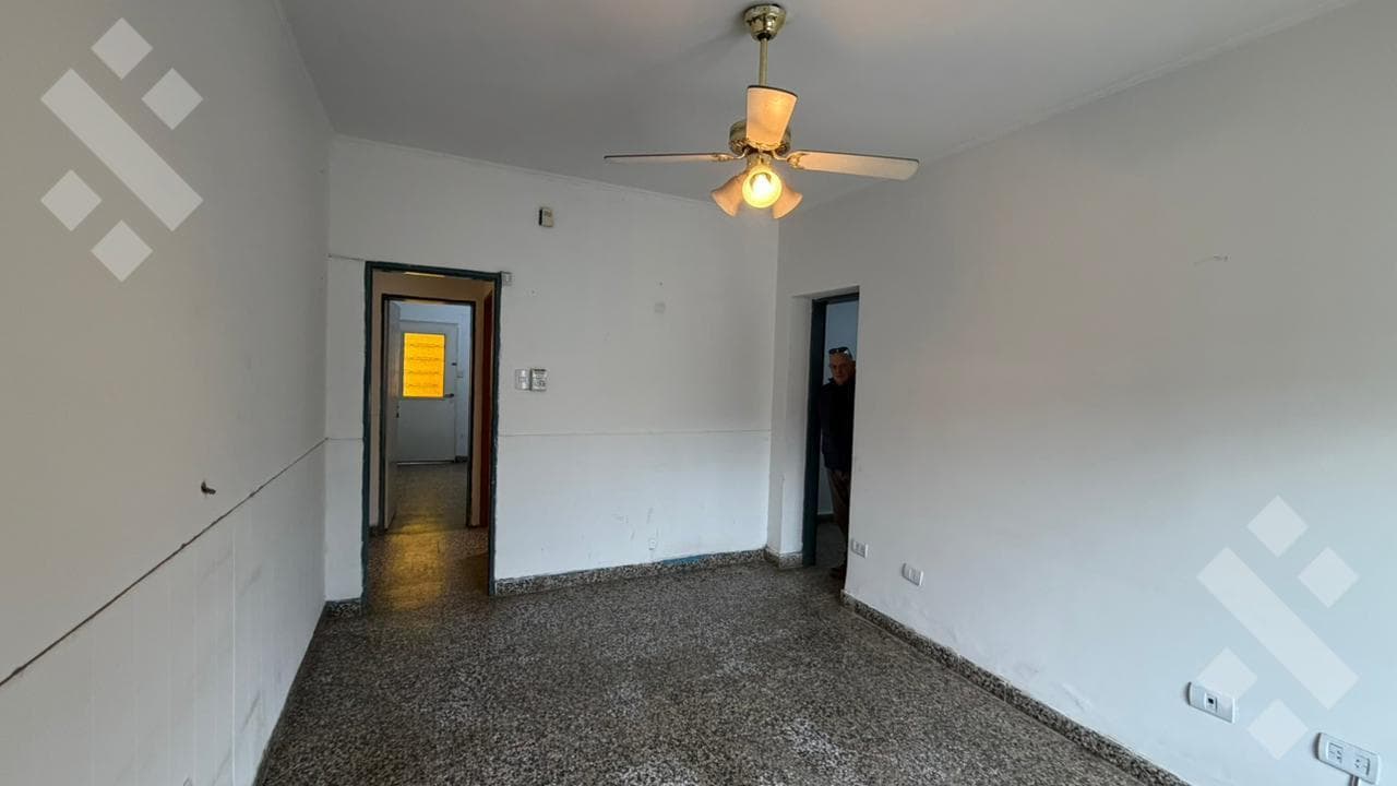 3-BEDROOM HOUSE COMMERCIAL SPACE - MARIANO MORENO NEIGHBORHOOD, NEUQUÉN