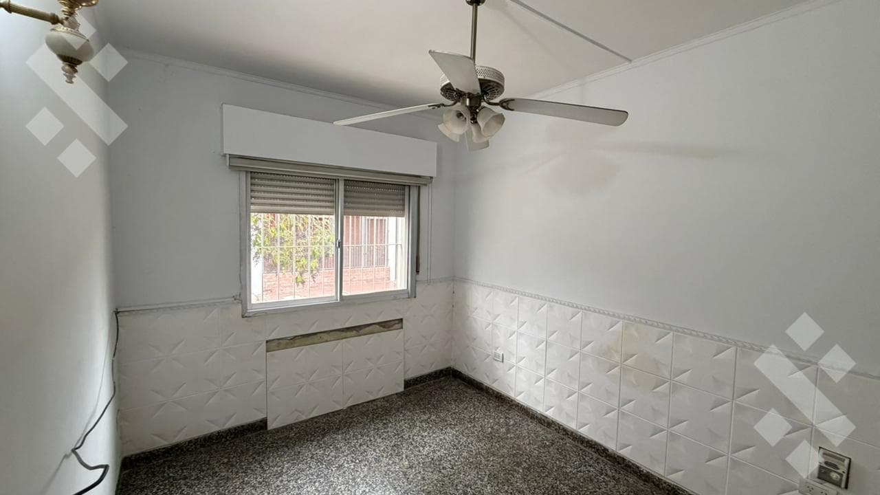 3-BEDROOM HOUSE COMMERCIAL SPACE - MARIANO MORENO NEIGHBORHOOD, NEUQUÉN