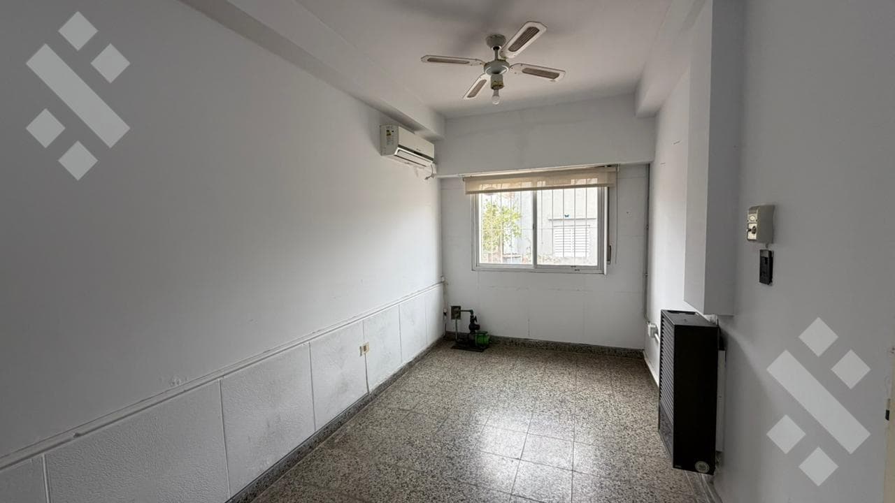 3-BEDROOM HOUSE COMMERCIAL SPACE - MARIANO MORENO NEIGHBORHOOD, NEUQUÉN