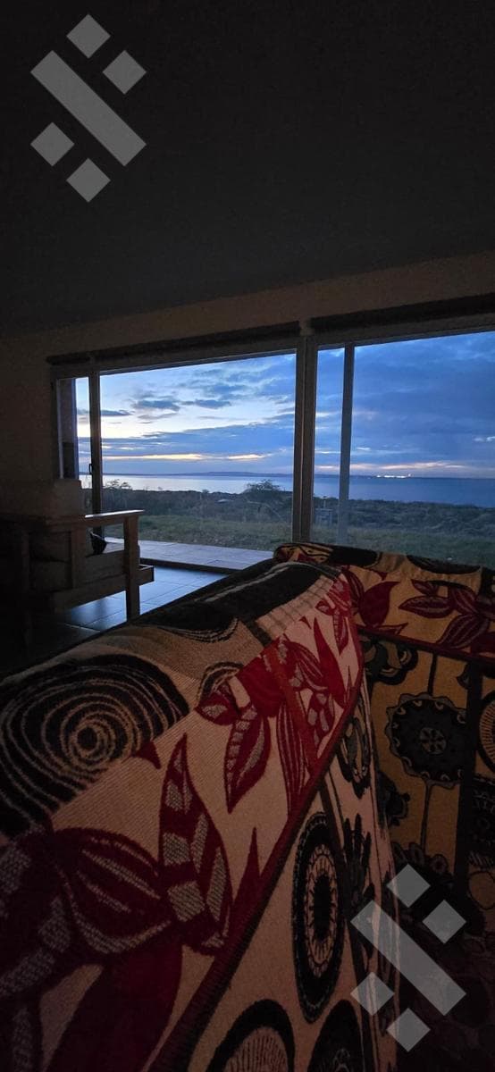 HOUSE FOR SALE: 2 BEDROOMS, LAKE MARI, MENUCO, LA PENINSULA