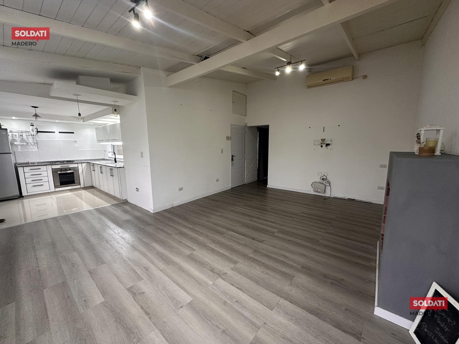House for Sale: 3 Bedrooms, Parrilla, Avellaneda