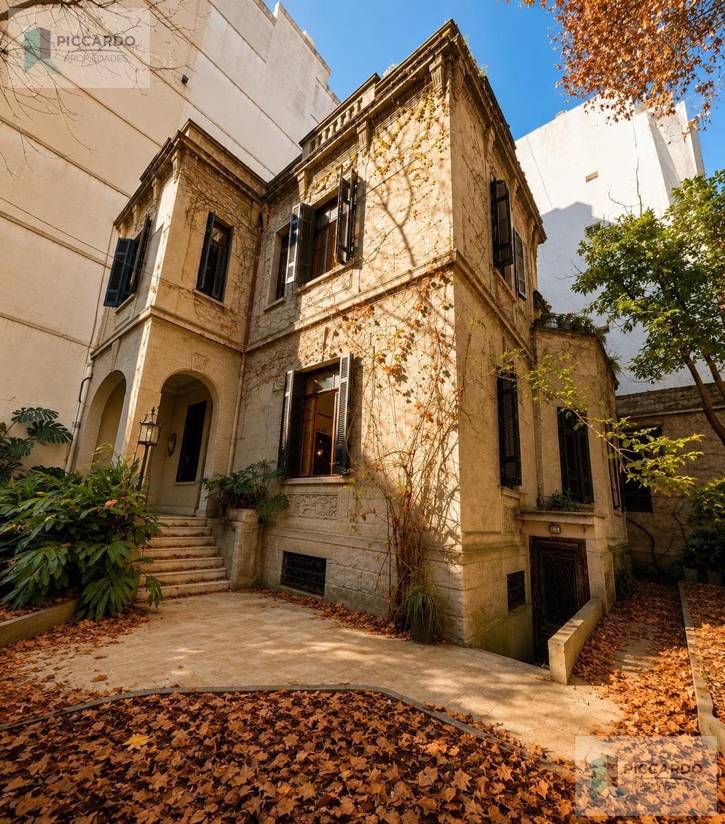 Luxury Corner House | 6 Rooms with En-Suite Bathrooms, Parking Spaces, and a Terrace