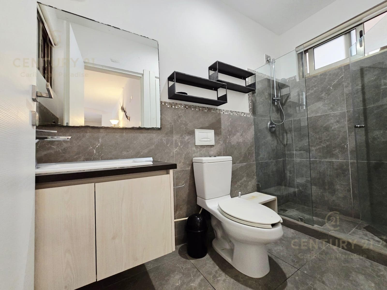 Ground-Floor Apartment for Sale with 2 Bedrooms | Downtown Playa del Carmen | P4621
