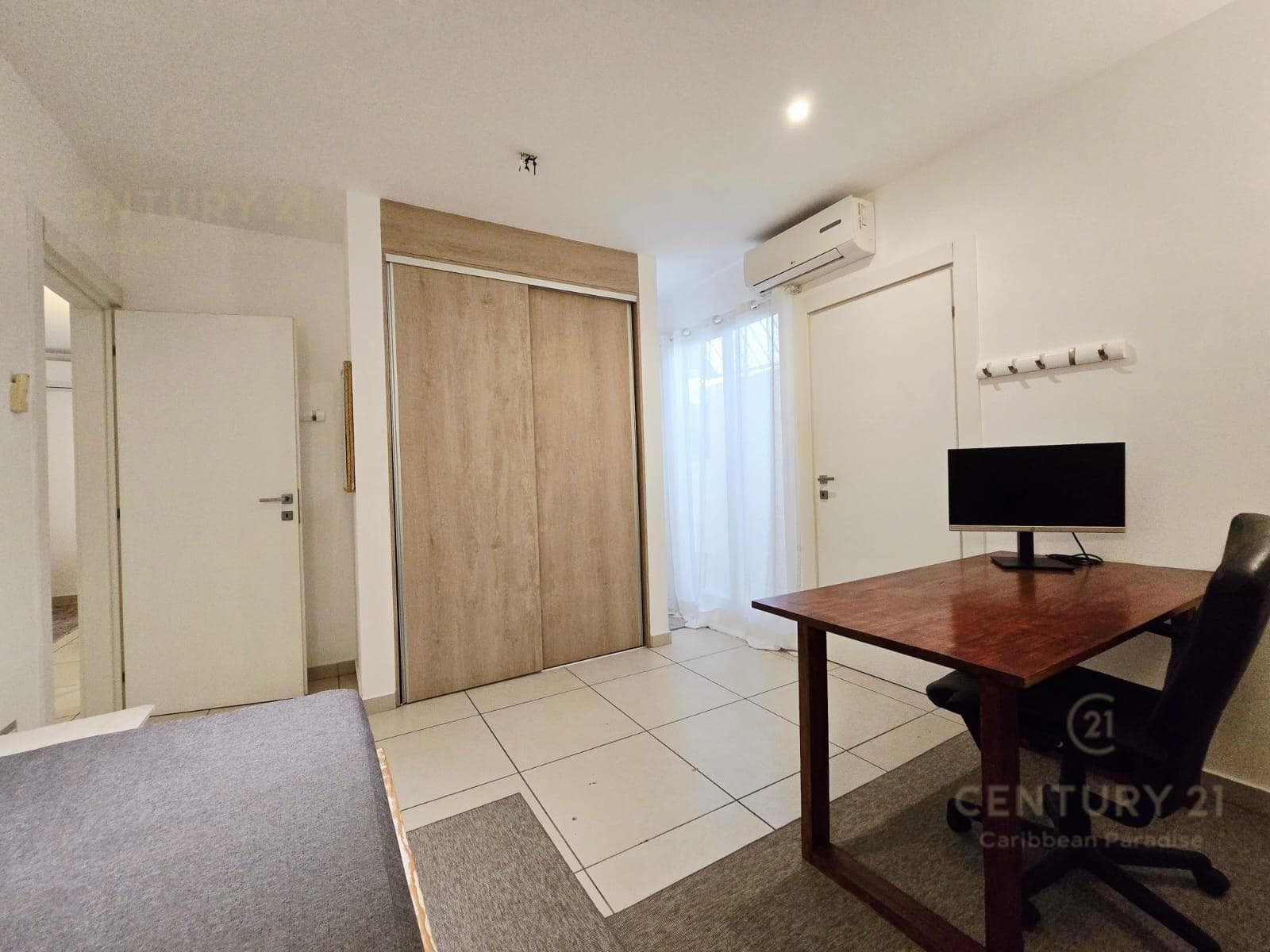 Ground-Floor Apartment for Sale with 2 Bedrooms | Downtown Playa del Carmen | P4621