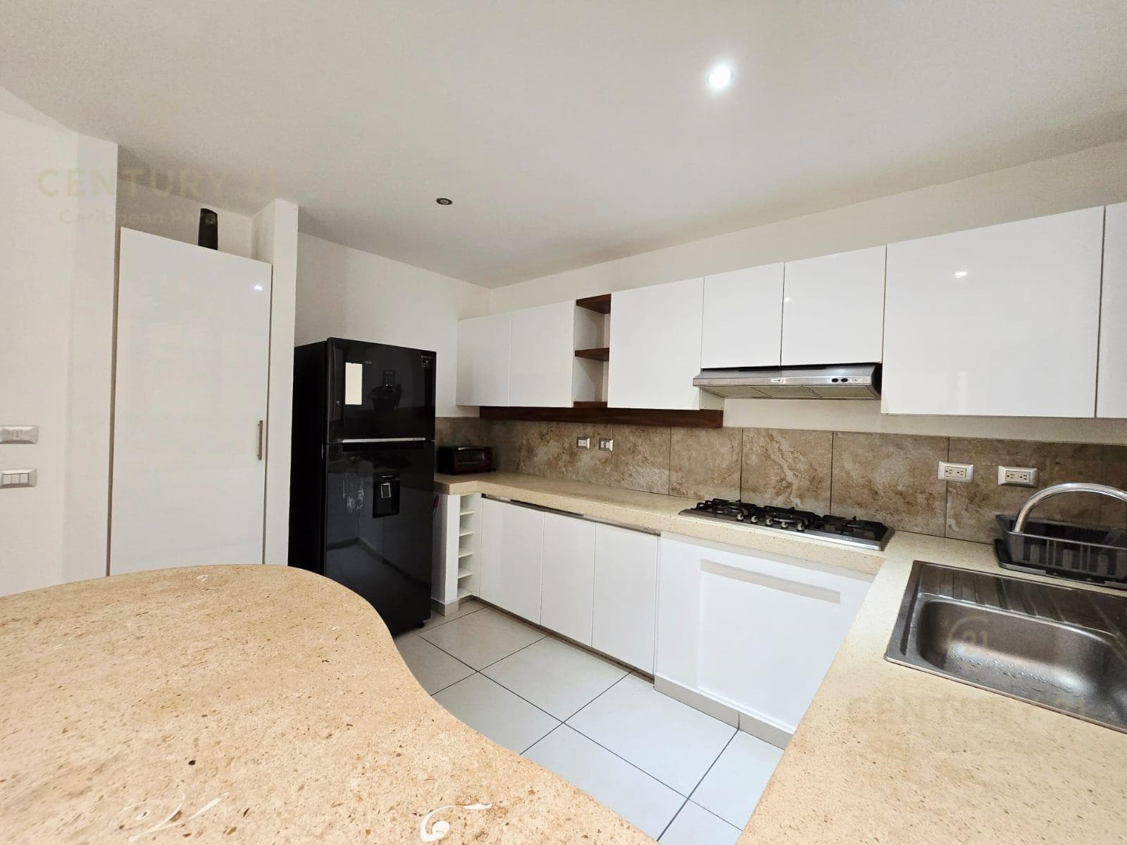Ground-Floor Apartment for Sale with 2 Bedrooms | Downtown Playa del Carmen | P4621