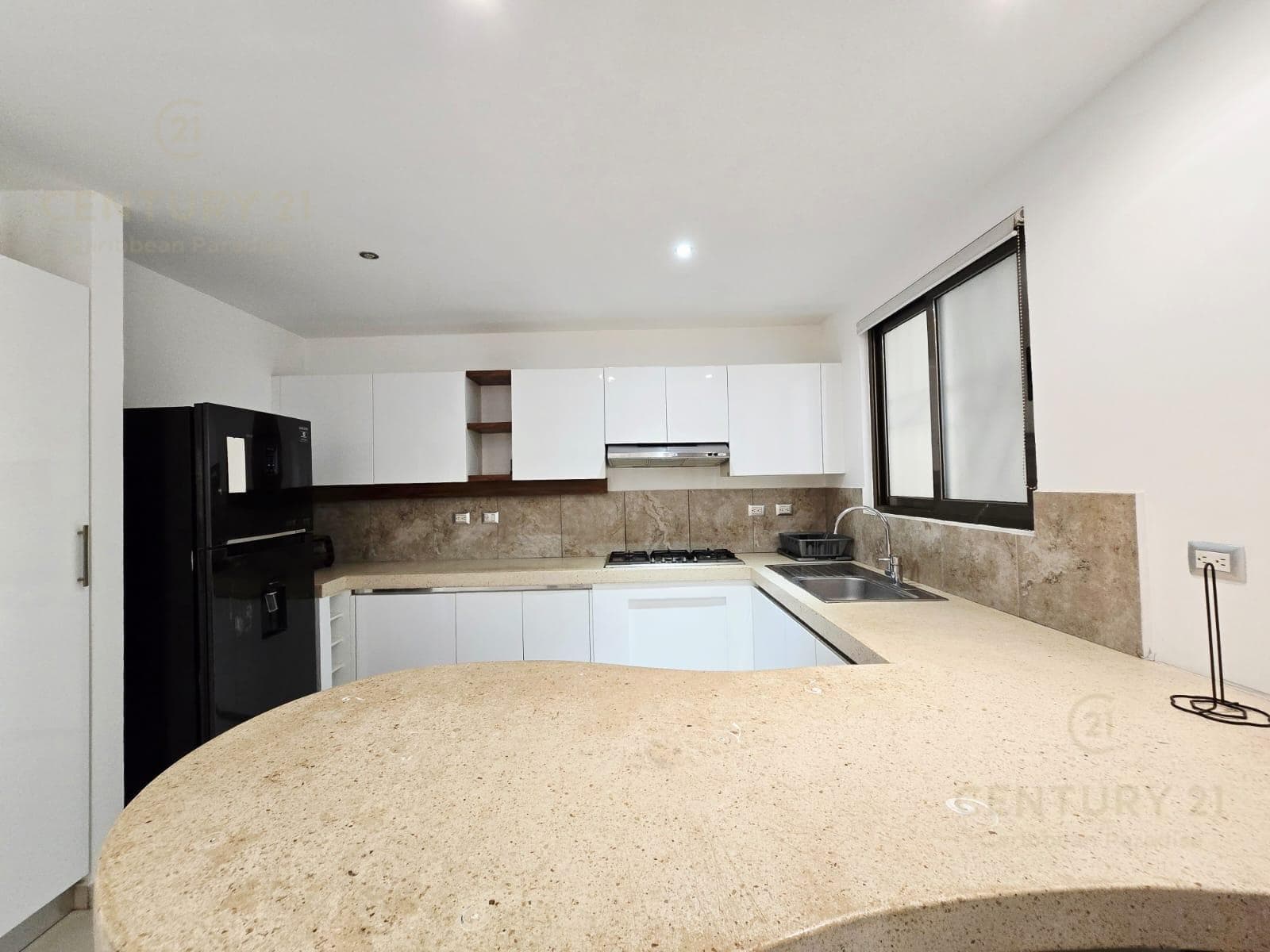 Ground-Floor Apartment for Sale with 2 Bedrooms | Downtown Playa del Carmen | P4621