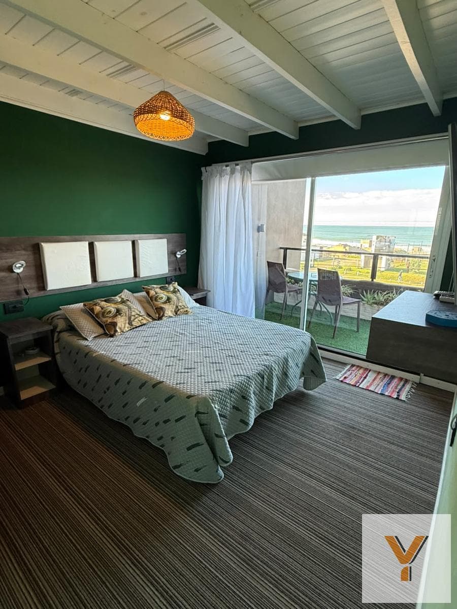 House for Rent - 4 Bedrooms, 4 Bathrooms - 300 meters - Mar del Plata