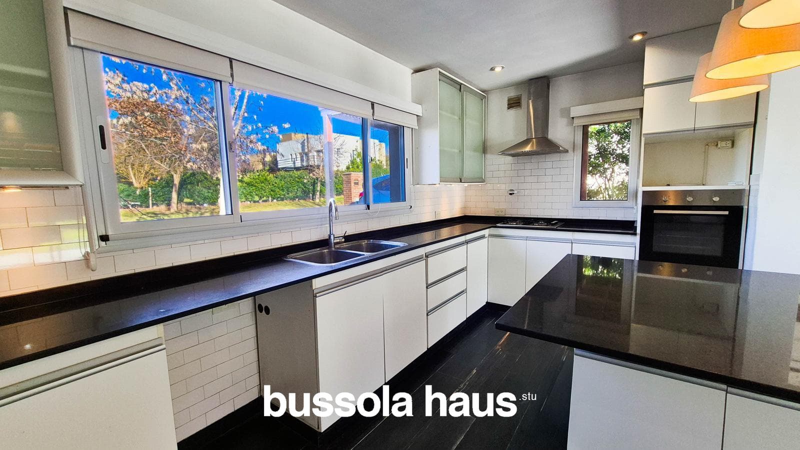 Single-story 3-bedroom house in San Matias Eccobar