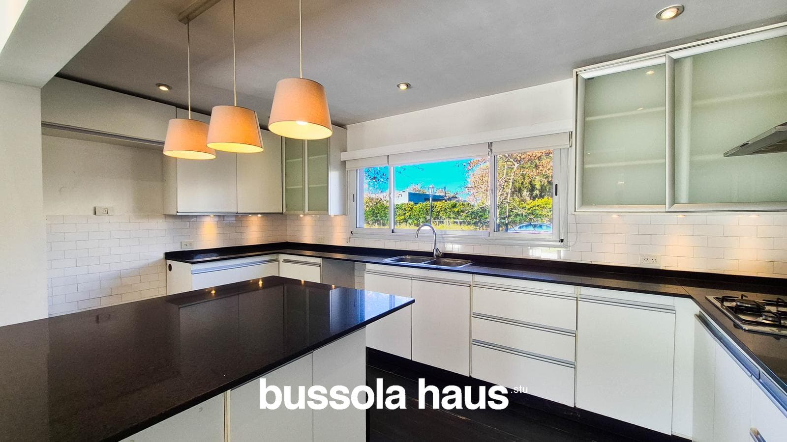 Single-story 3-bedroom house in San Matias Eccobar