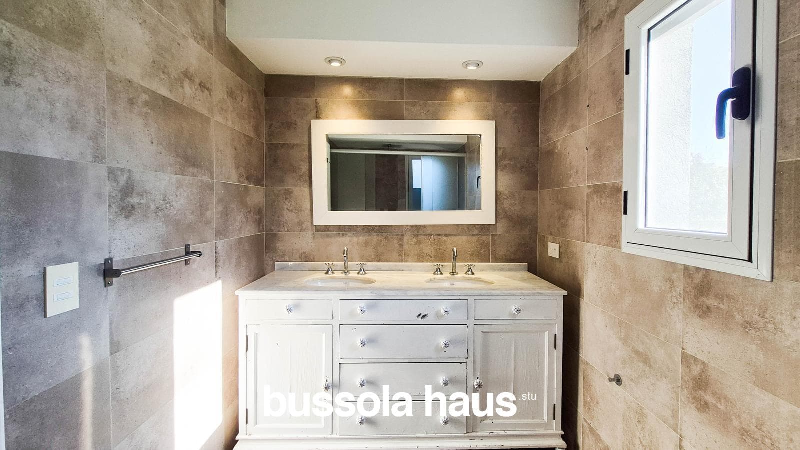 Single-story 3-bedroom house in San Matias Eccobar