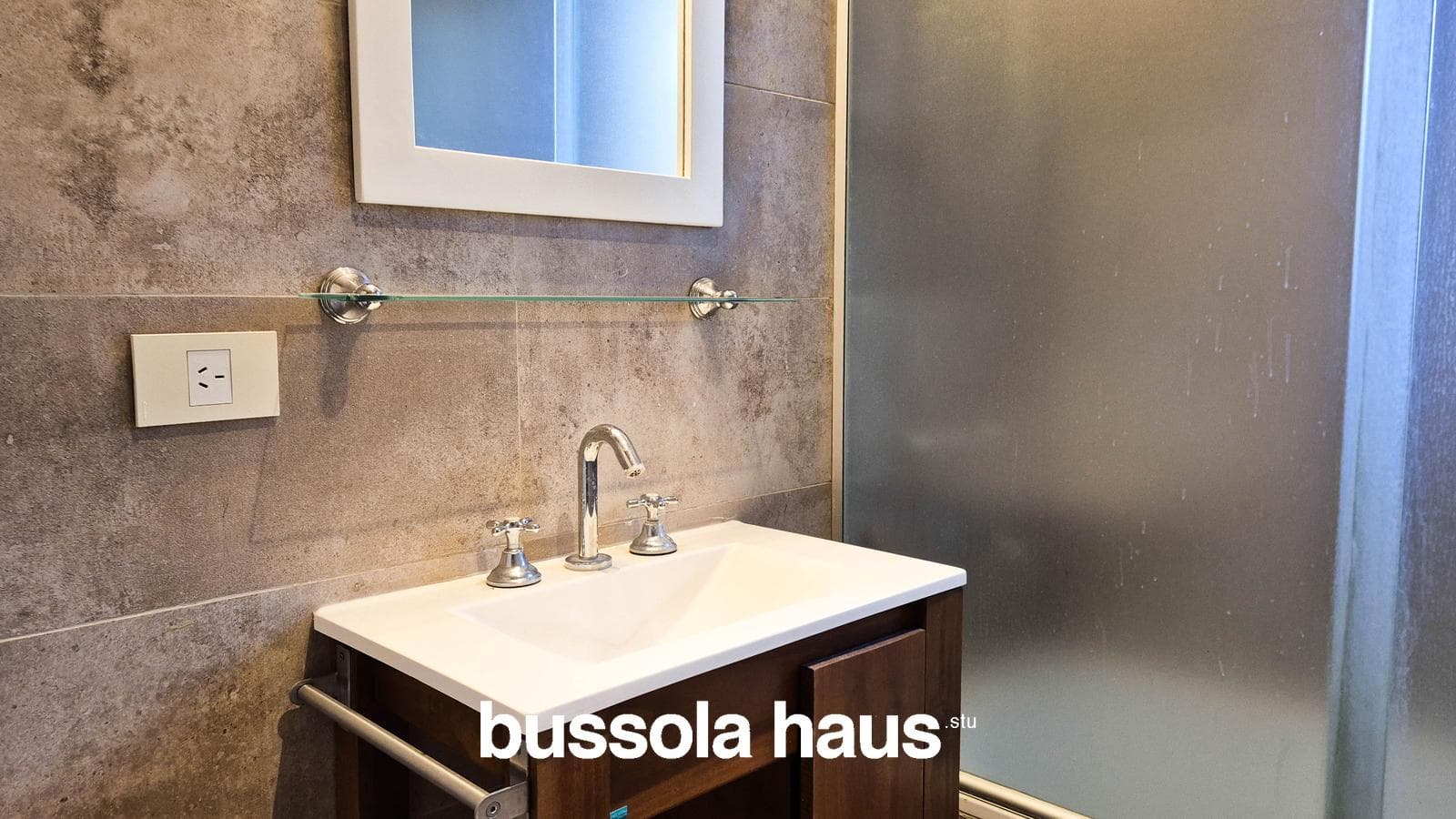 Single-story 3-bedroom house in San Matias Eccobar