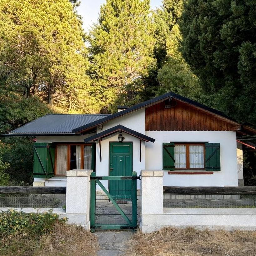HOUSE ON BUSTILLO | COMMERCIAL PROPERTY