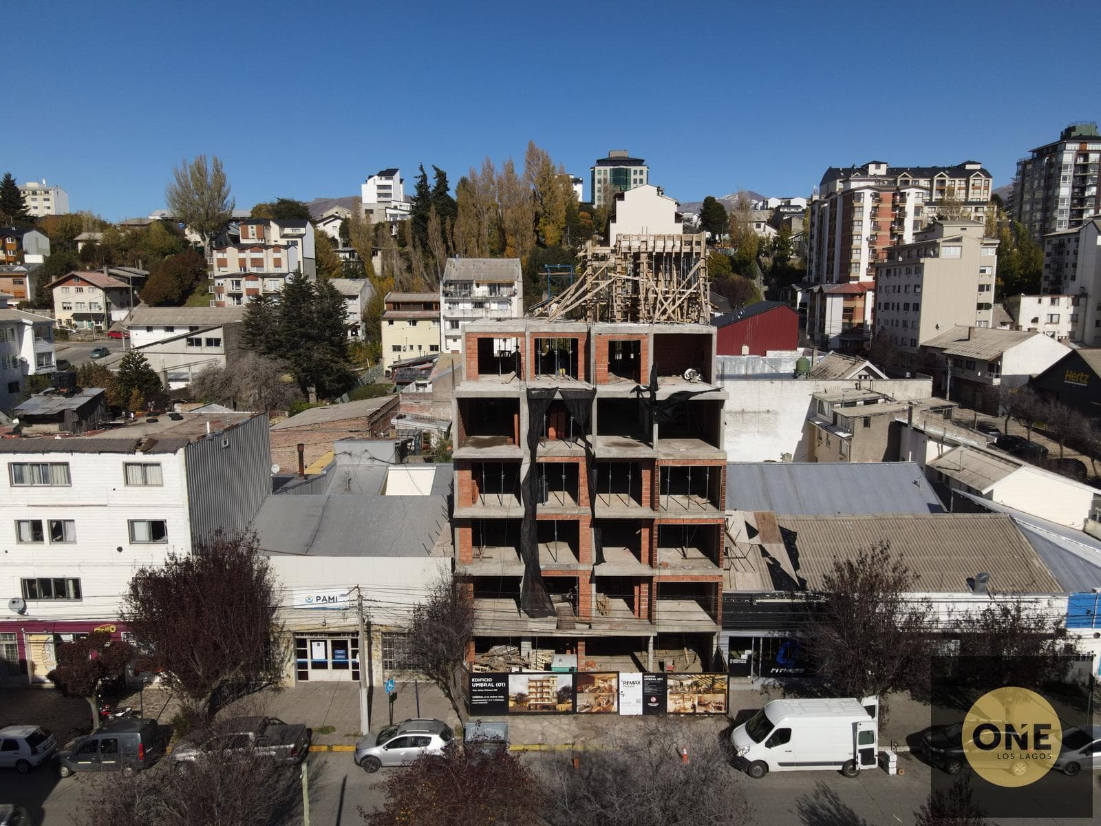 Apartment in a building with a well for sale