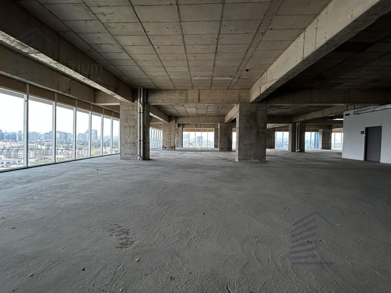 Office for Rent - Marina Nacional - 1,490 m2 - 17th Floor