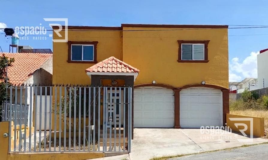 HOUSE FOR SALE OR RENT IN BAHIAS