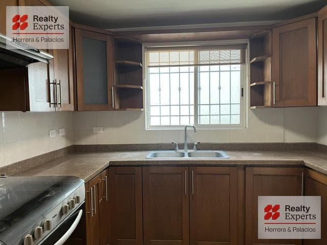 House for Rent in Puerta de Hierro