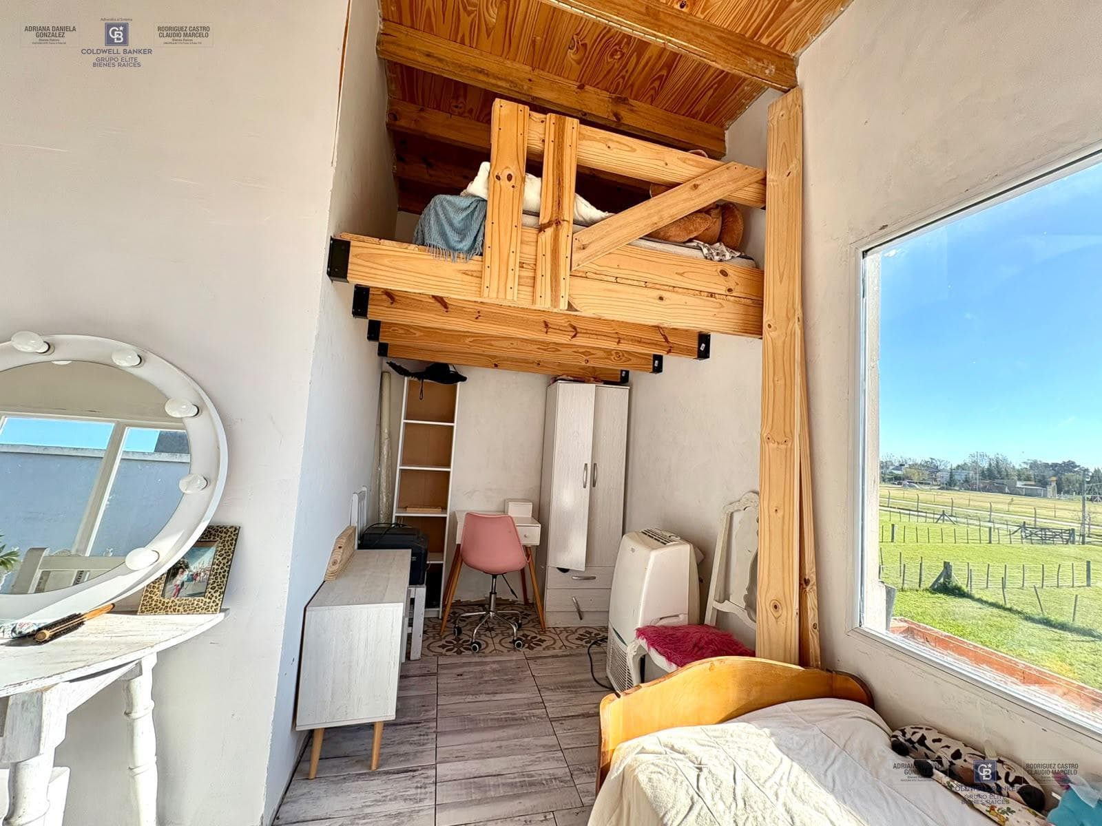 Venta casa 3 ambientes , pileta, quincho y cocheras en Domselaar chico San Vicente.