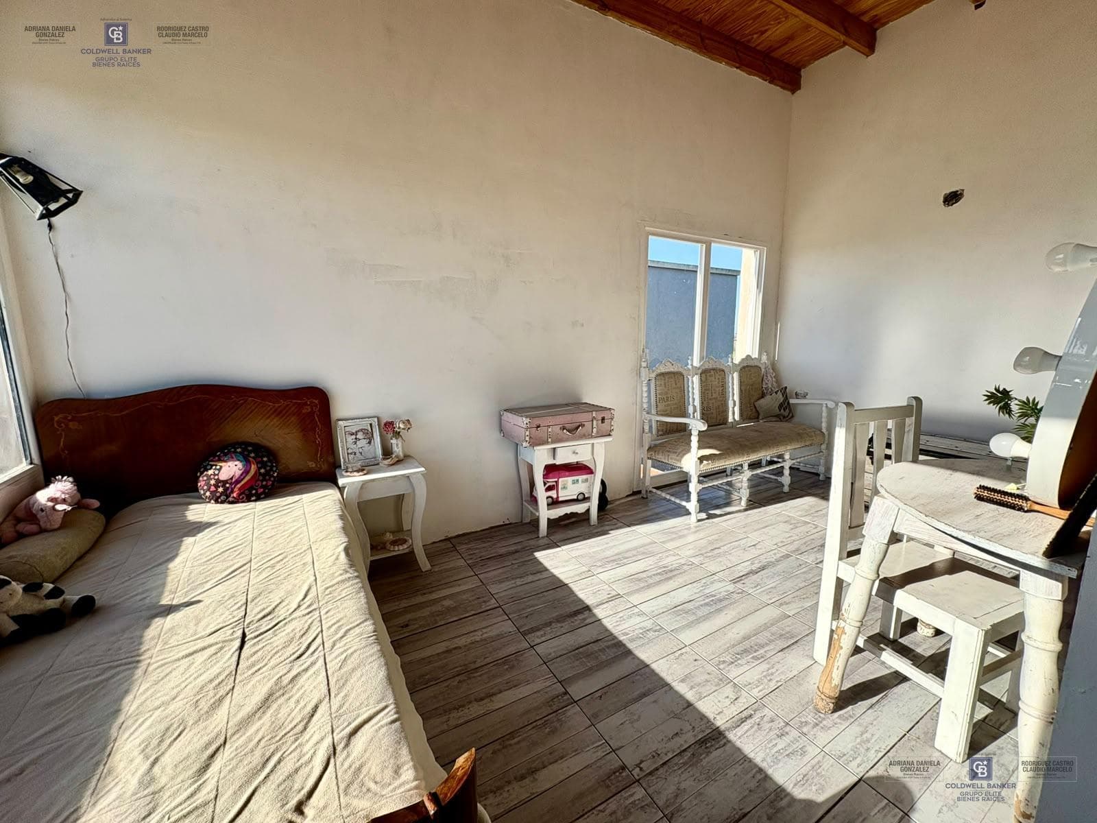 Venta casa 3 ambientes , pileta, quincho y cocheras en Domselaar chico San Vicente.