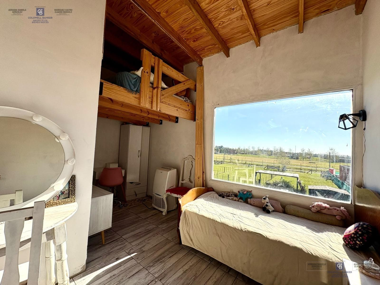 Venta casa 3 ambientes , pileta, quincho y cocheras en Domselaar chico San Vicente.
