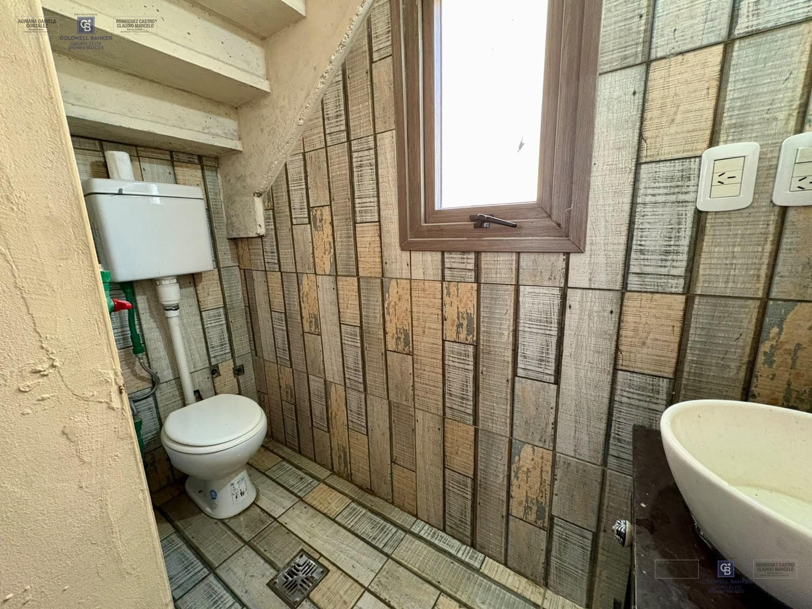 Venta casa 3 ambientes , pileta, quincho y cocheras en Domselaar chico San Vicente.