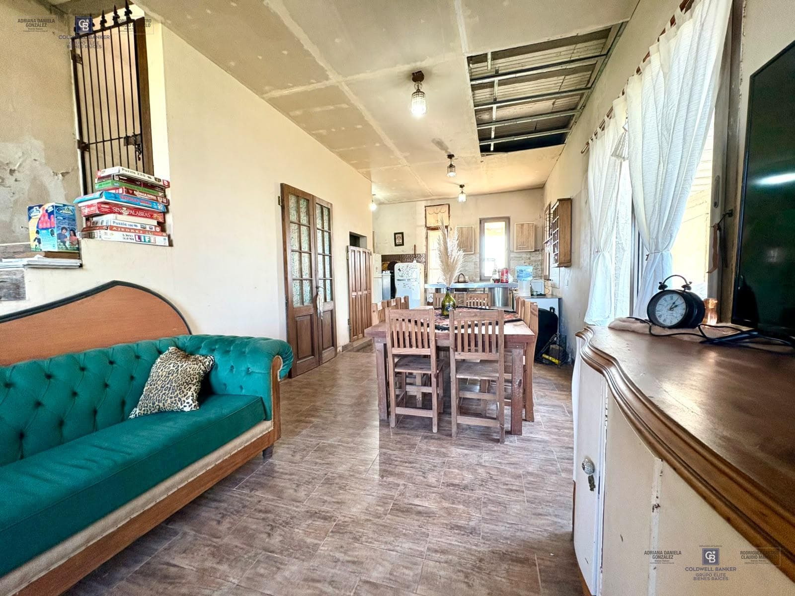 Venta casa 3 ambientes , pileta, quincho y cocheras en Domselaar chico San Vicente.