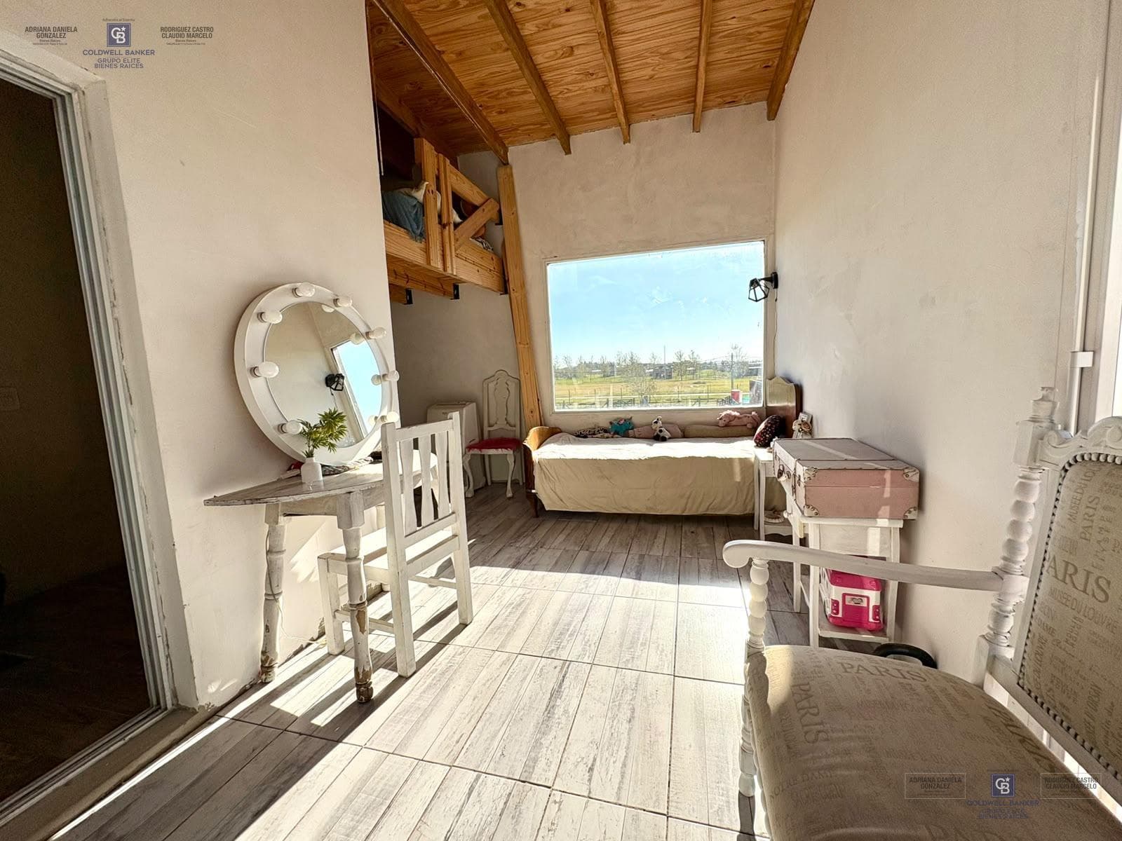 Venta casa 3 ambientes , pileta, quincho y cocheras en Domselaar chico San Vicente.