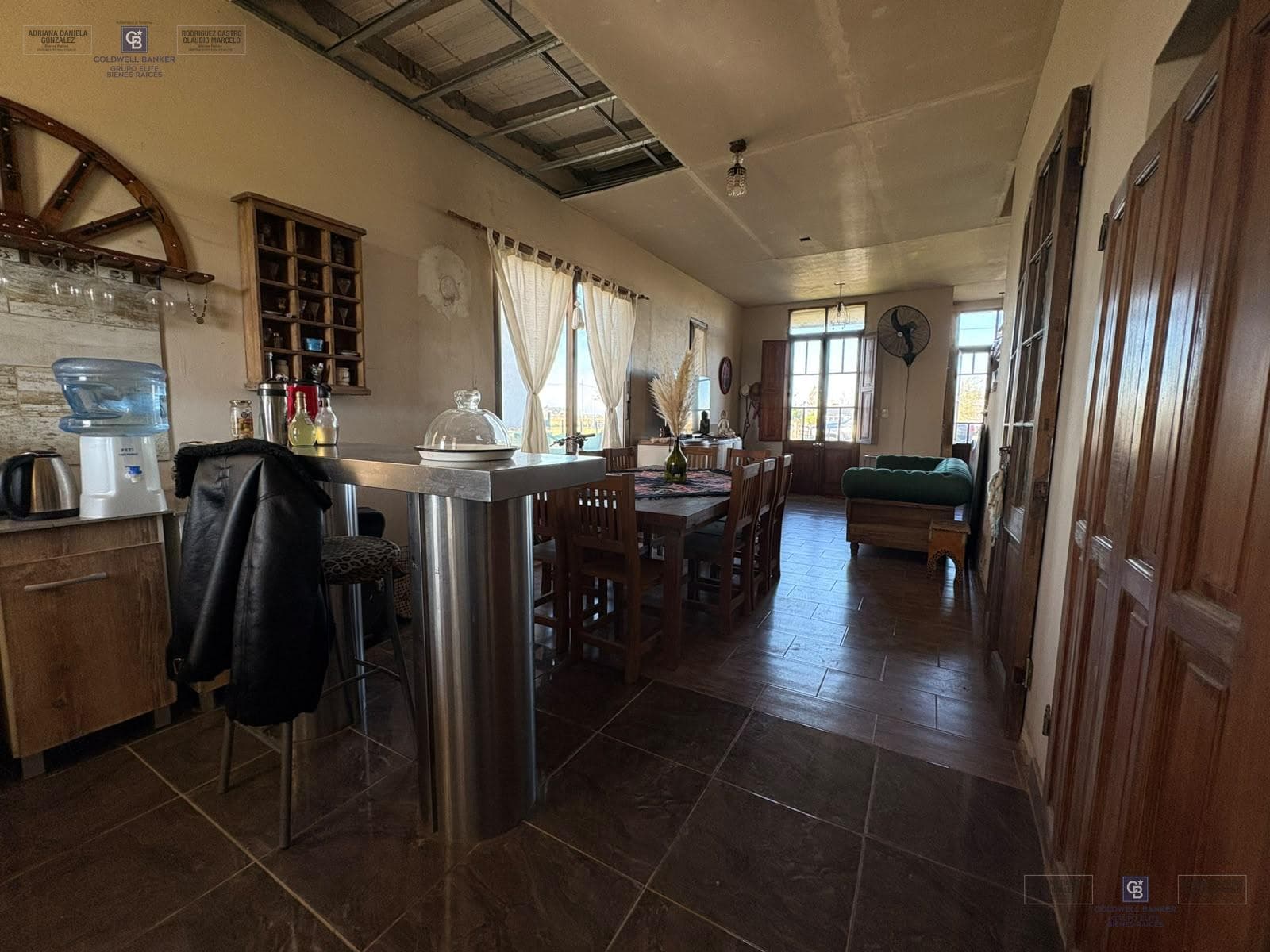 Venta casa 3 ambientes , pileta, quincho y cocheras en Domselaar chico San Vicente.
