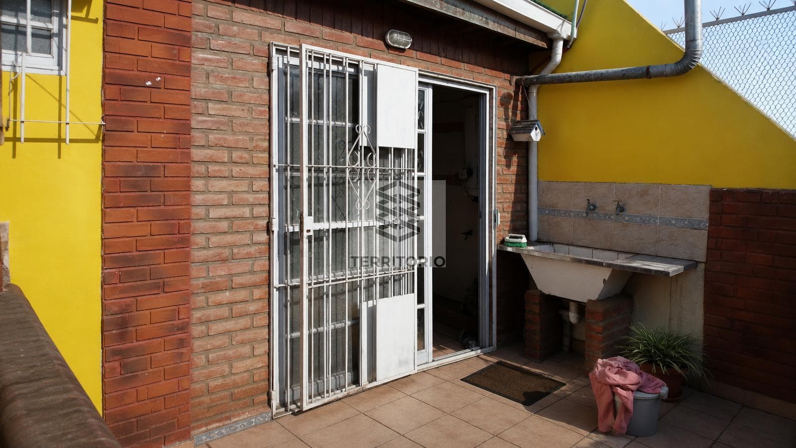 Two apartments in Gregorio De Laferrere