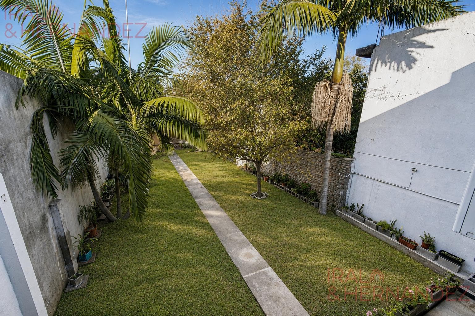 Venta Casa En Lote Propio Parque y Cochera - San Martín