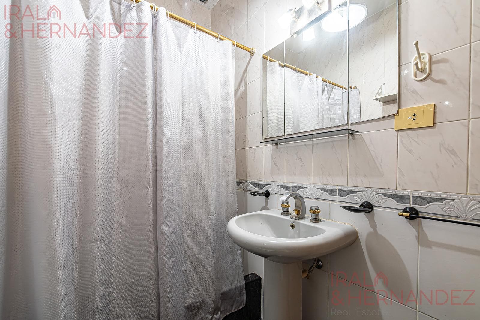Venta Casa En Lote Propio Parque y Cochera - San Martín