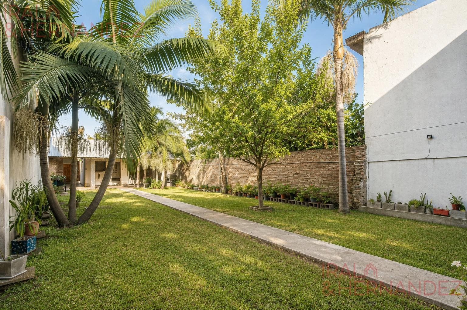 Venta Casa En Lote Propio Parque y Cochera - San Martín
