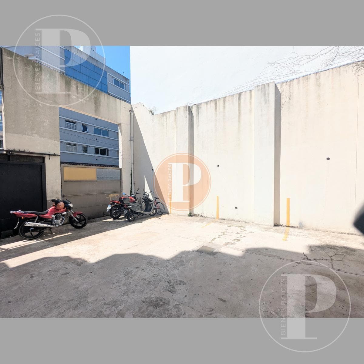 Garage in La Plata