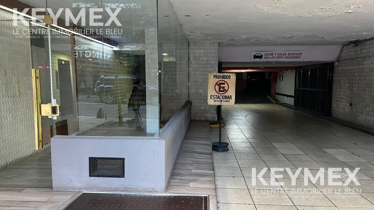 Parking space in the Balvanera neighborhood. Very convenient and well-located. A neighborhood with plenty of shops. A great opportunity!