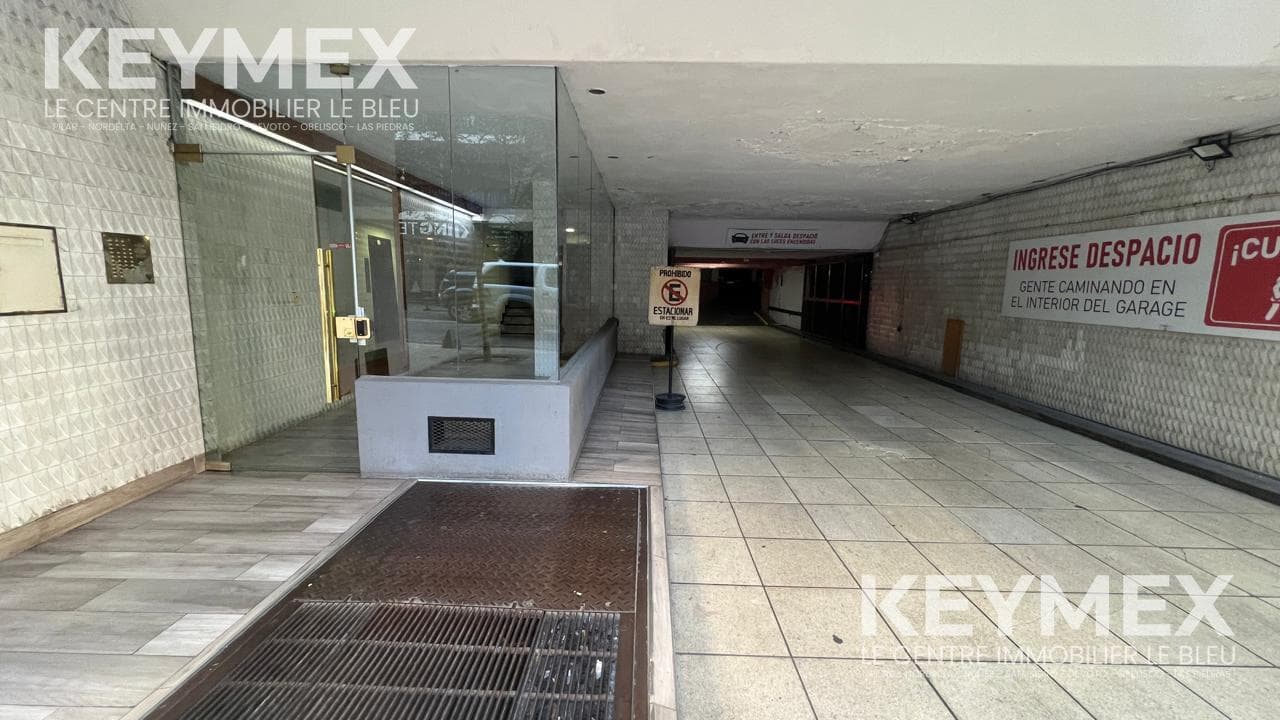Parking space in the Balvanera neighborhood. Very convenient and well-located. A neighborhood with plenty of shops. A great opportunity!
