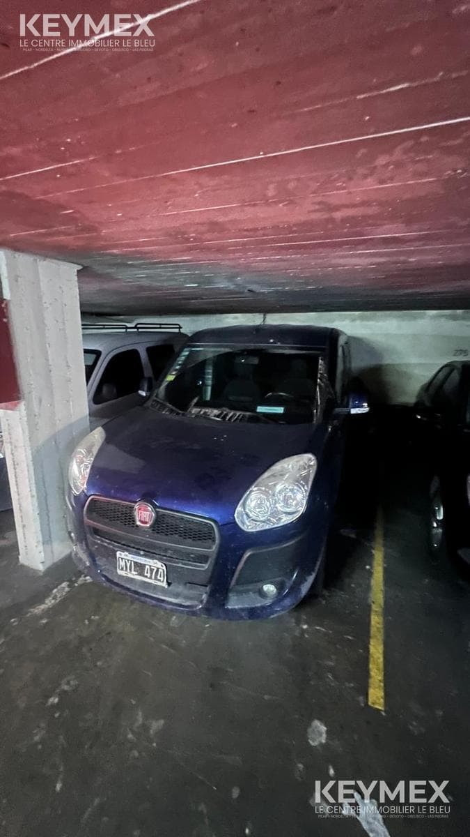 Cochera en Barrio Balvanera. Muy comoda y bien ubicada. Barrio muy comercial. Oportunidad!