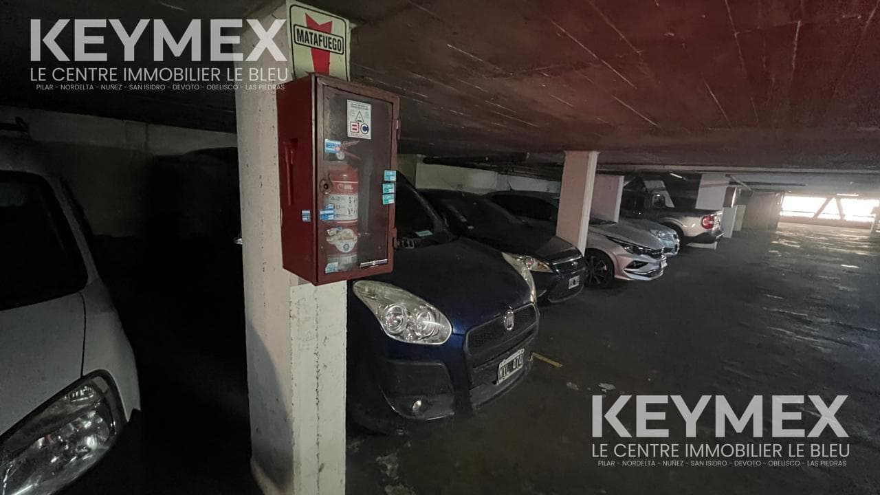 Parking space in the Balvanera neighborhood. Very convenient and well-located. Very commercial neighborhood. Great opportunity!