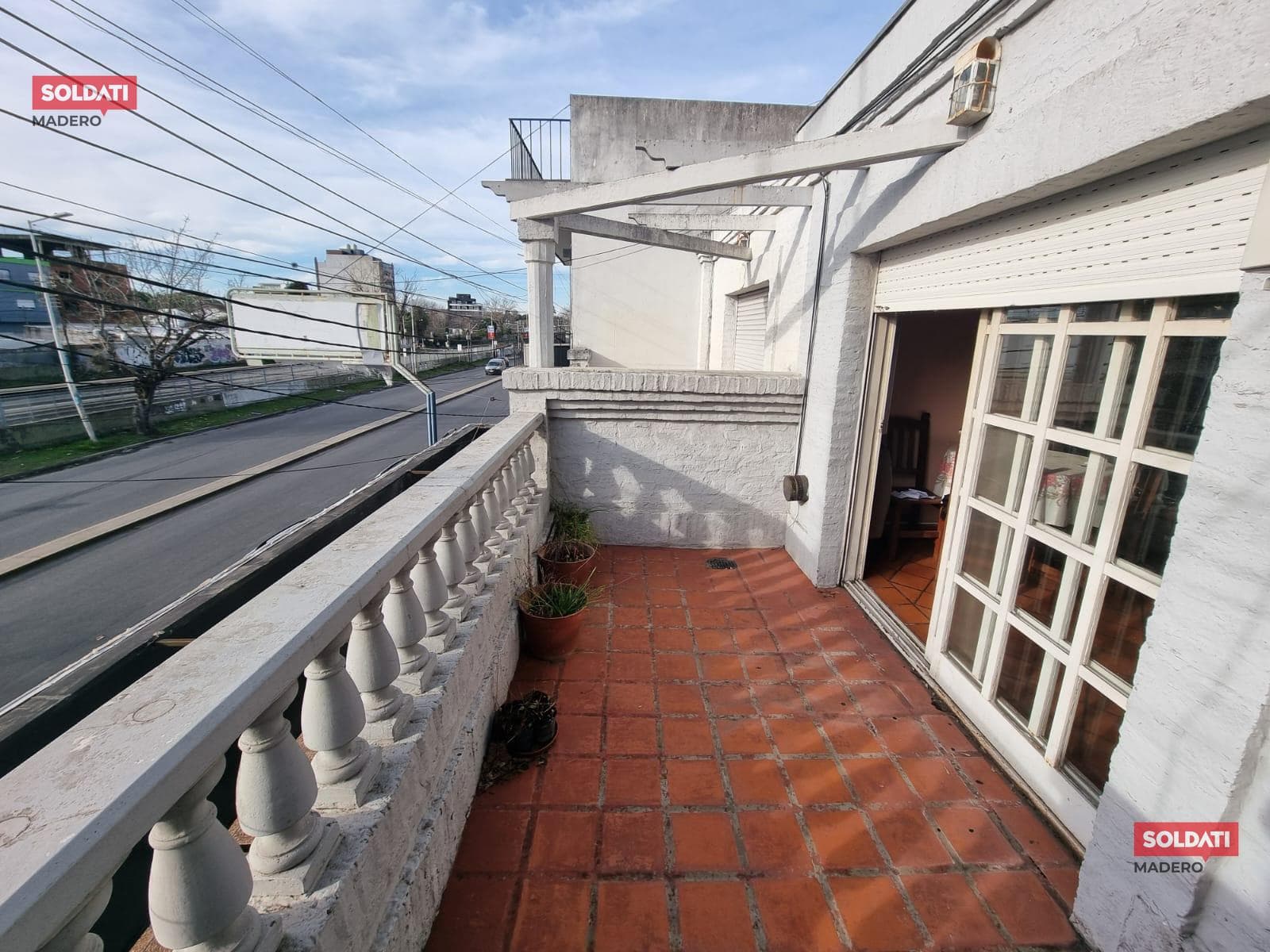 2- or 3-Room Duplex in Haedo with a Balcony and Patio