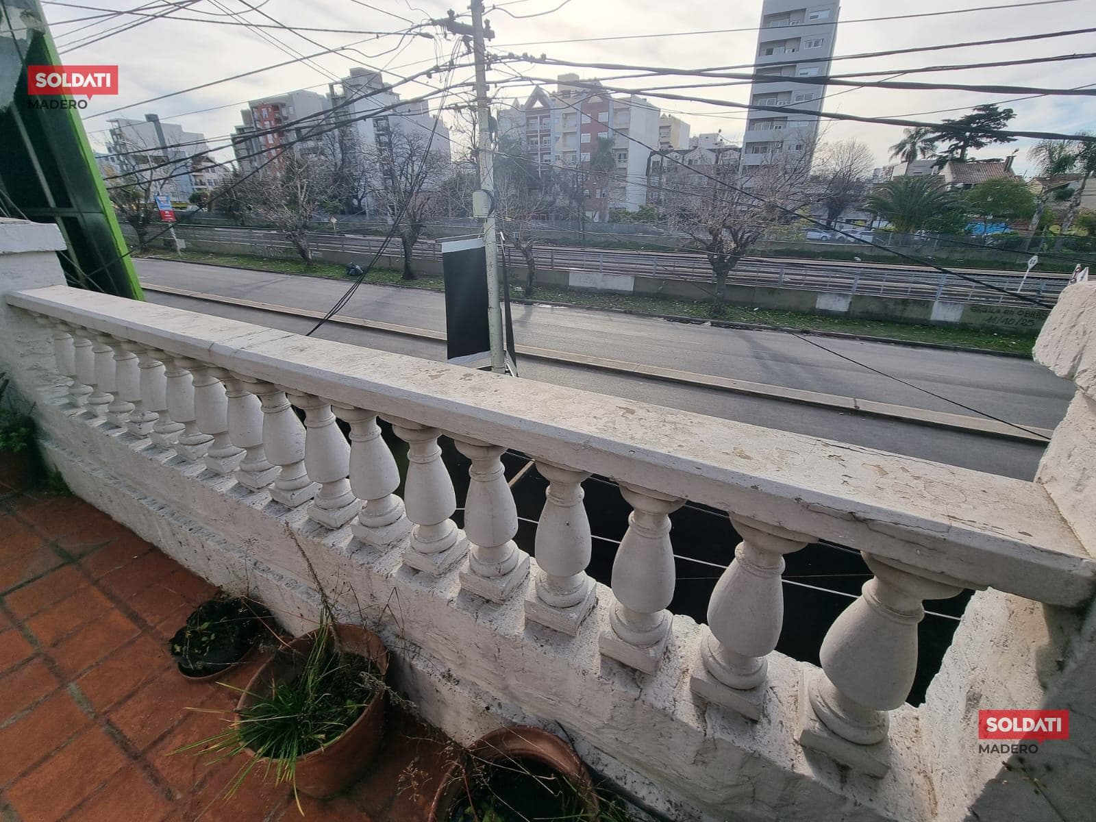 2- or 3-Room Duplex in Haedo with a Balcony and Patio