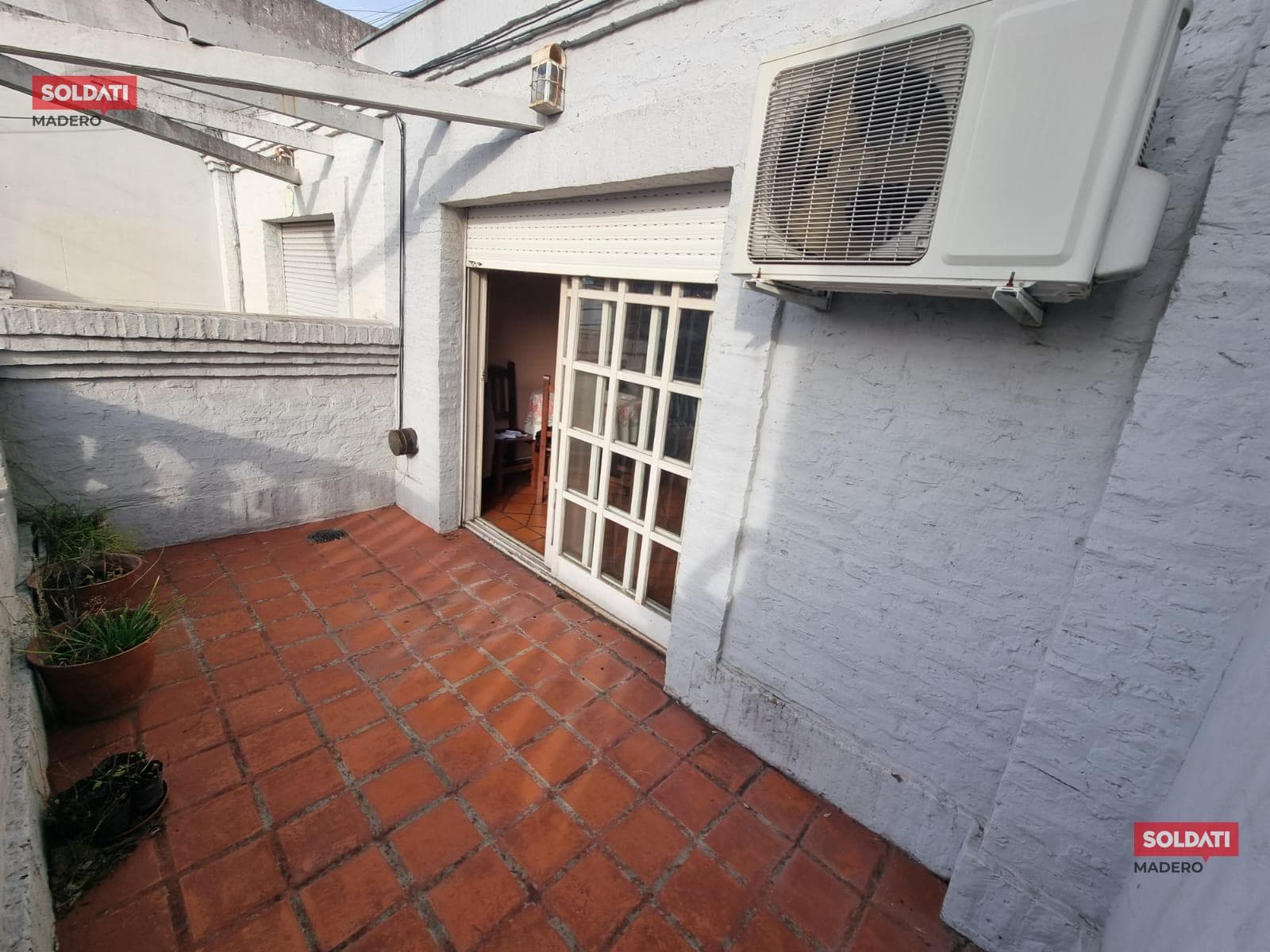 2- or 3-Room Duplex in Haedo with a Balcony and Patio
