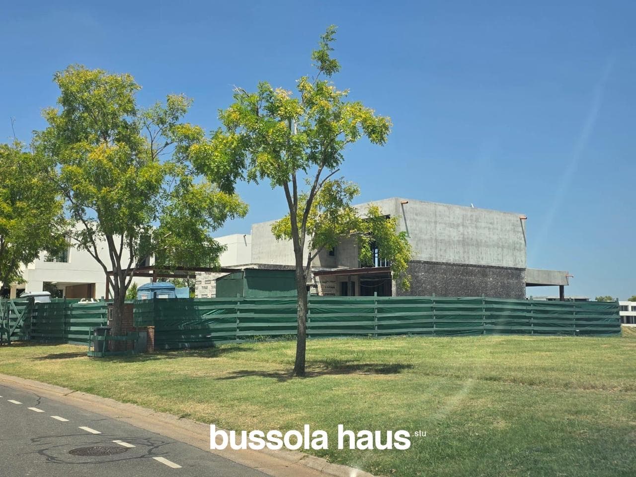 House under construction with 3 bedrooms overlooking the lake in Marinas Puertos del Lago