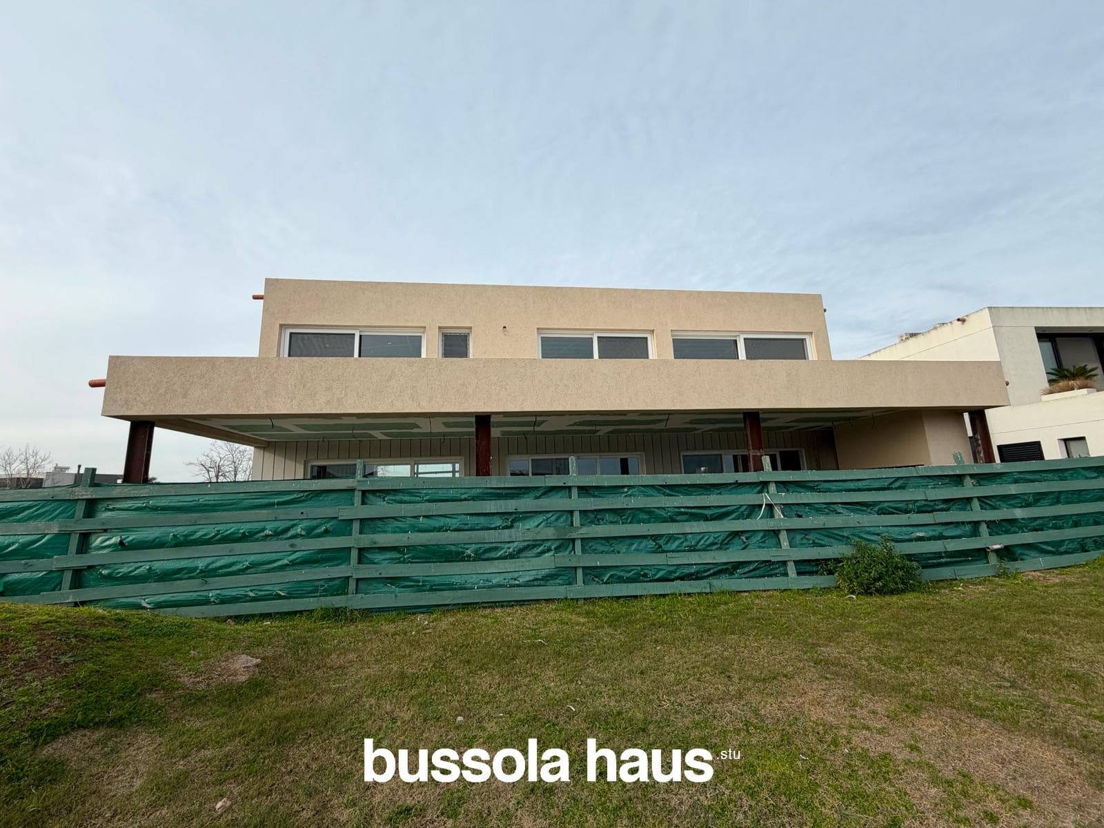 House under construction with 3 bedrooms overlooking the lake in Marinas Puertos del Lago