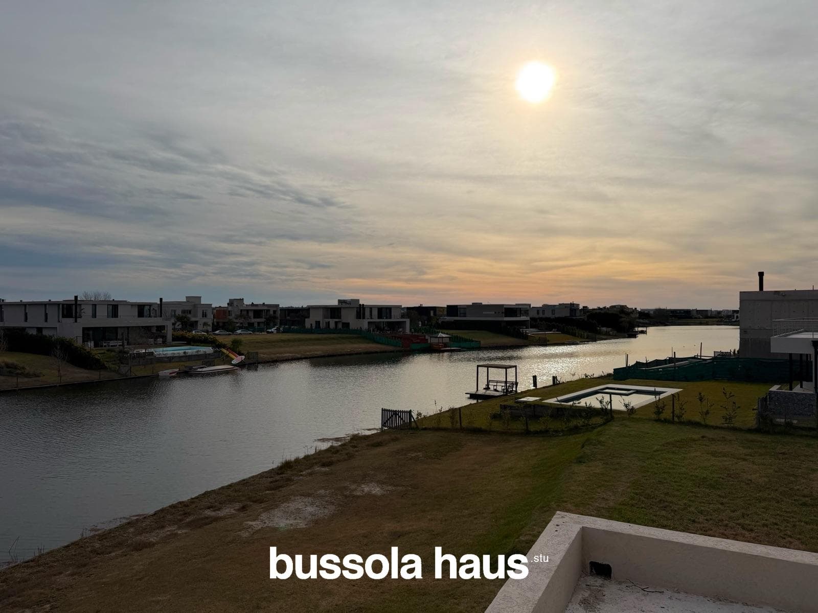 House under construction with 3 bedrooms overlooking the lake in Marinas Puertos del Lago