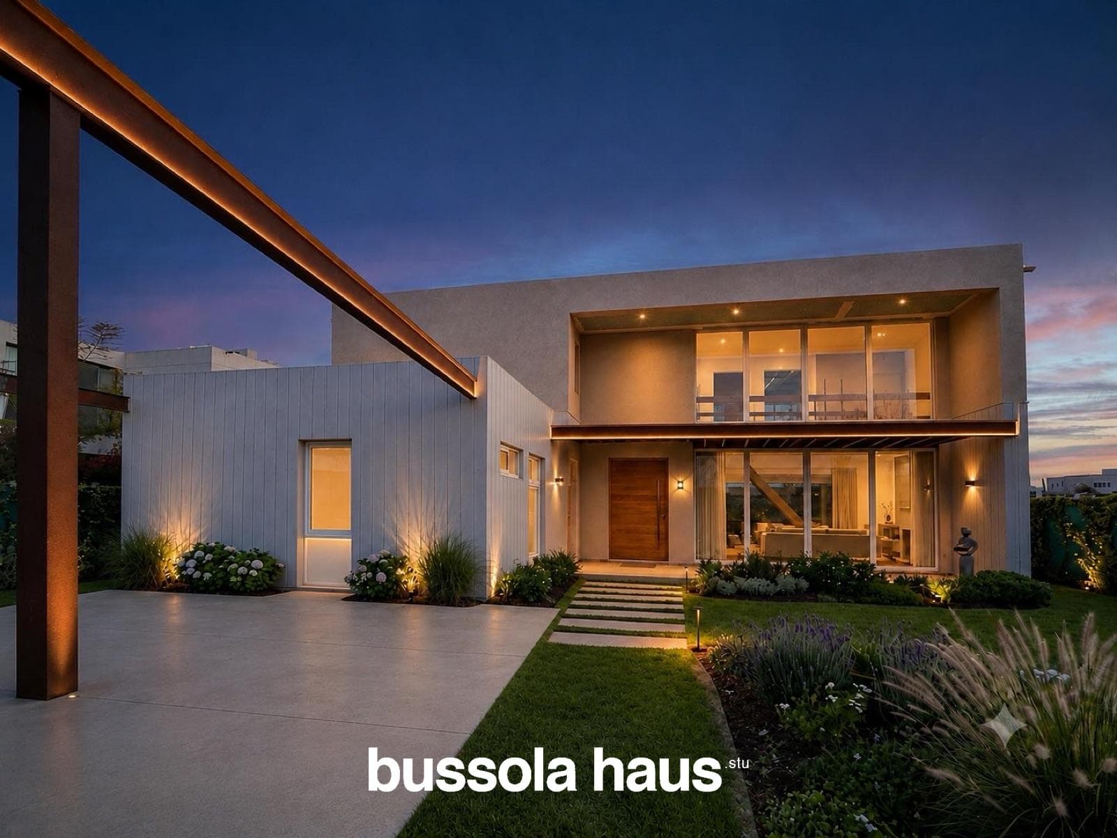 House under construction with 3 bedrooms overlooking the lake in Marinas Puertos del Lago